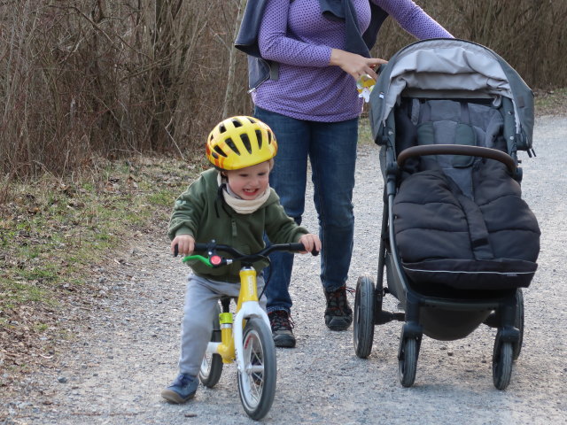 Nils und Sabine zwischen Hasswellgasse und Jedlersdorfer Stra&szlig;e