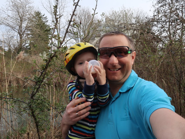 Nils und ich zwischen Strebersdorfer Stra&szlig;e und Garten des Gebetes