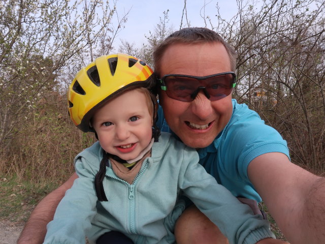 Nils und ich zwischen Strebersdorfer Stra&szlig;e und Garten des Gebetes