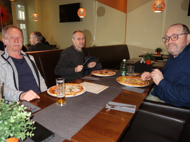 Franz, Gerhard und Gerhard in der Pizzeria Dolce Vita
