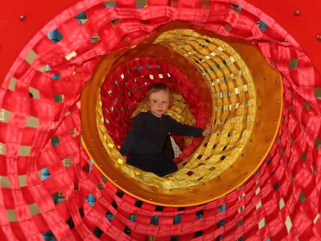 Nils im Abenteuerraum f&uuml;r Kinder