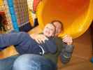 Nils und Sabine im Abenteuerraum f&uuml;r Kinder