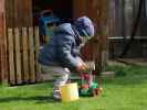 Nils im Garten meiner Eltern