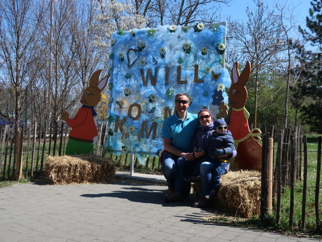 Ich, Sabine und Nils am Ostermarkt in den Blumeng&auml;rten Hirschstetten