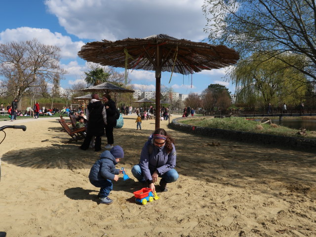 Nils und Sabine in den Blumeng&auml;rten Hirschstetten