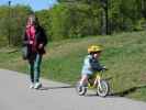 Mama und Nils zwischen Brigittenauer Br&uuml;cke und Reichsbr&uuml;cke