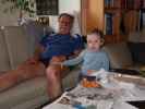 Papa und Nils im Haus meiner Eltern