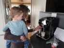 Nils und Mama im Haus meiner Eltern