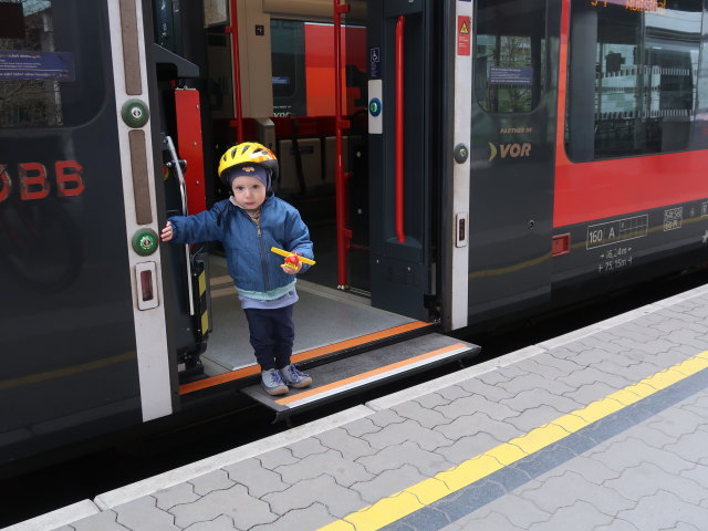 Nils im Bahnhof Wien Floridsdorf, 166 m