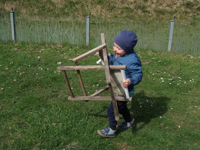Nils auf der Schlossinsel im Nationalparkzentrum Schloss Orth, 150 m