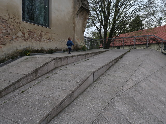 Nils im Nationalparkzentrum Schloss Orth, 150 m