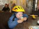 Nils in der Gelateria Lorina in Deutsch-Wagram