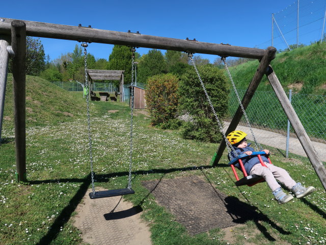 Nils am Spielplatz Oberrohrbach