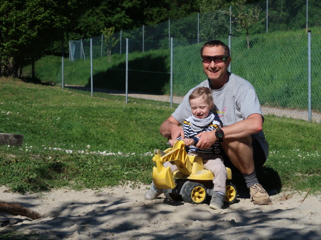Nils und ich am Spielplatz Oberrohrbach