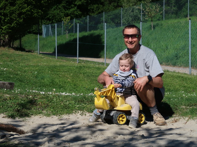 Nils und ich am Spielplatz Oberrohrbach