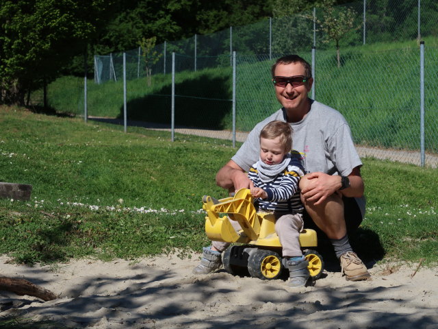 Nils und ich am Spielplatz Oberrohrbach