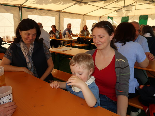 Ingrid, Nils und Sabine in der Feuerwache S&uuml;&szlig;enbrunn