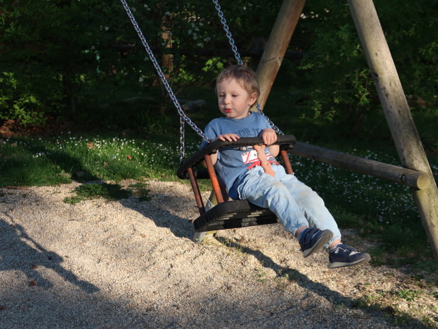 Nils am Generationenspielplatz Bad Pirawarth