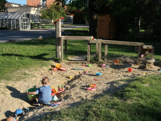 Nils am Generationenspielplatz Bad Pirawarth