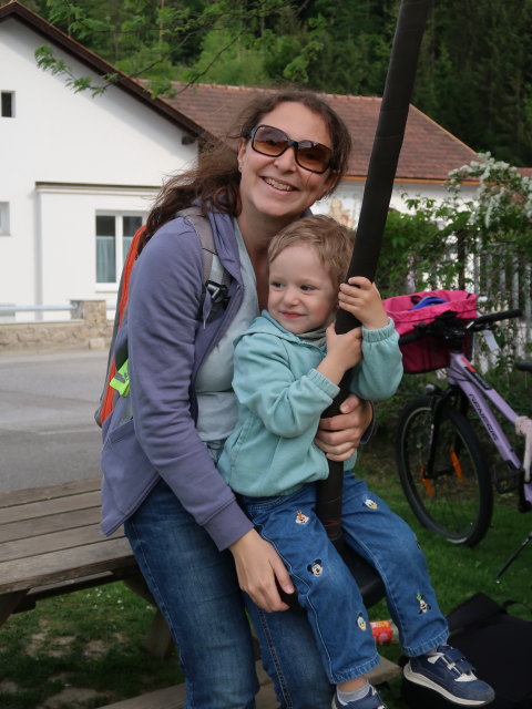 Sabine und Nils am Spielplatz Scheiblingkirchen, 373 m