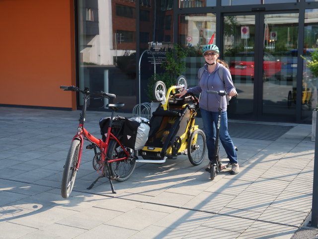 Nils und Sabine beim I'm Inn Hotel in Wieselburg (9. Mai)