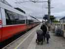 Sabine und Nils im Bahnhof Theresienfeld, 282 m