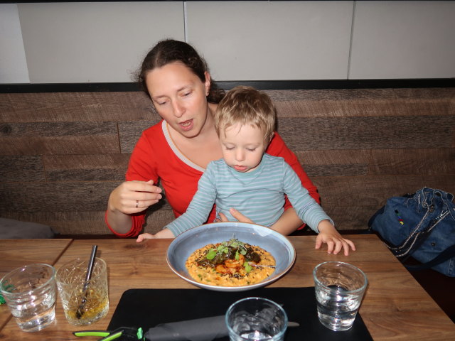 Sabine und Nils im Gastropub Mylly in Lahti (21. Mai)