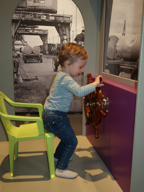 Nils in der Mik&auml;-Mik&auml;-Kaupunki im Kymenlaakson Museo in Kotka (22. Mai)