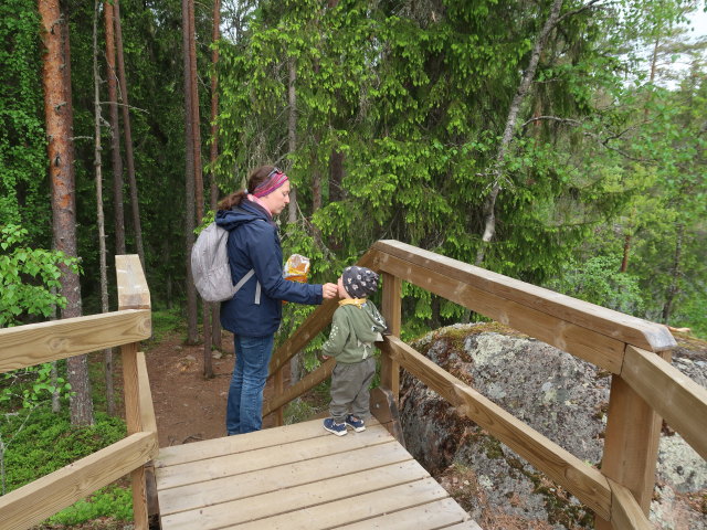 Sabine und Nils am Ketunlenkki im Repoveden Kansallispuisto (24. Mai)