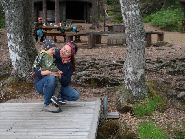 Nils und Sabine in Lapinsalmi im Repoveden Kansallispuisto (24. Mai)