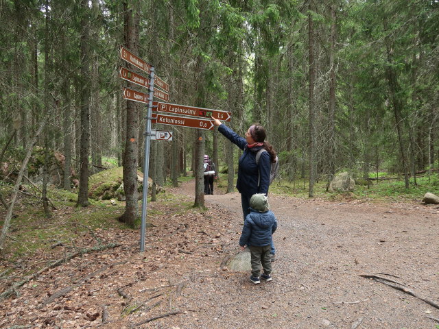 Sabine und Nils am Ketunlenkki im Repoveden Kansallispuisto (24. Mai)