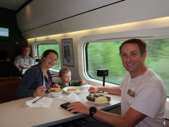 Sabine, Nils und ich im HST 9 (24. Mai)