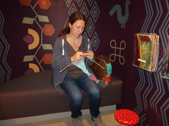 Sabine im Suomen K&auml;sity&ouml;n Museo in Jyv&auml;skyl&auml; (28. Mai)
