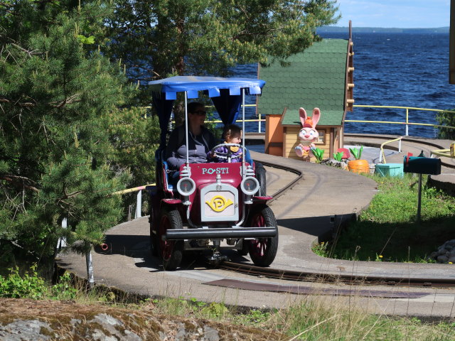 Sabine und Nils im Postiseikkailu in S&auml;rk&auml;nniemi in Tampere (29. Mai)