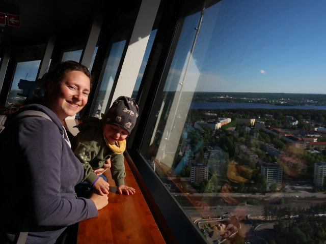 Sabine und Nils am N&auml;sinneula in S&auml;rk&auml;nniemi in Tampere (29. Mai)
