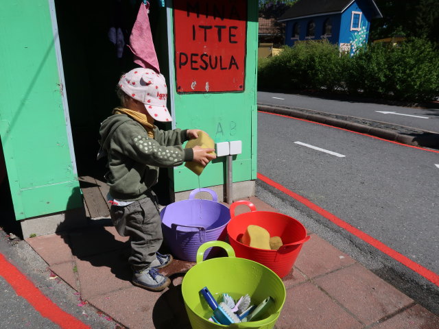 Nils auf der Autorata im Herra Hakkaraisen Talo in Sastamala (30. Mai)