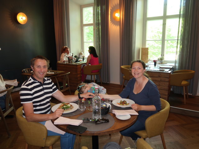 Ich, Sabine und Nils im Ravintola Oobu in Turku (30. Mai)