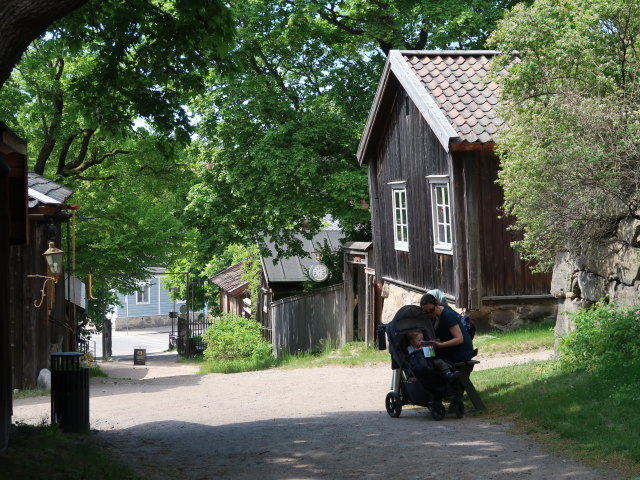 Nils und Sabine im Luostarinm&auml;en Museokortteli in Turku (31. Mai)