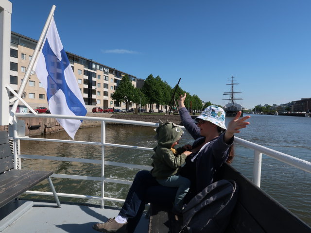 Nils und Sabine im Vesibussi in Turku (1. Juni)