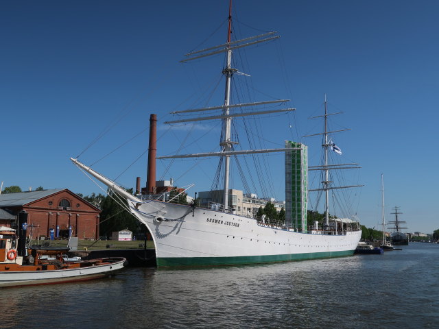 Suomen Joutsen am Aurajoki in Turku (1. Juni)