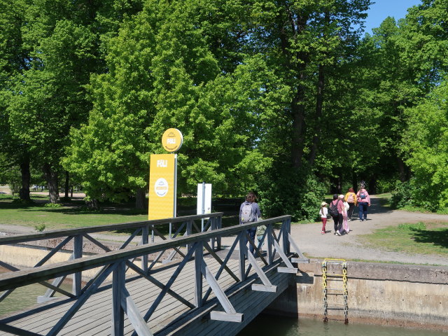 Sabine und Nils in der Vesibussipys&auml;kki Kansanpuisto in Turku (1. Juni)