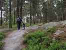 Sabine und Nils im Rhododendronpuisto in Raisio (1. Juni)