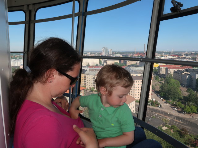 Sabine und Nils am Panoraama in Linnanm&auml;ki in Helsinki (3. Juni)