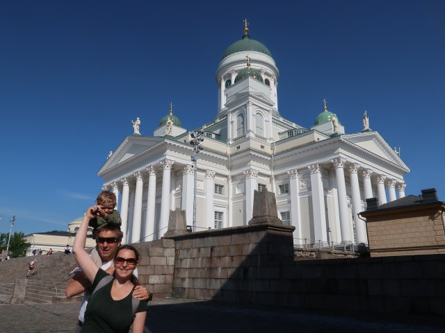 Nils, ich und Sabine bei der Helsingin Tuomiokirkko (4. Juni)