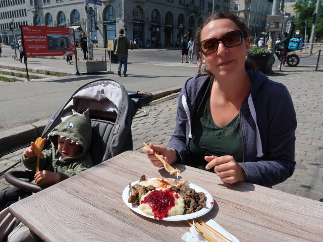 Nils und Sabine am Kauppatori in Helsinki (4. Juni)