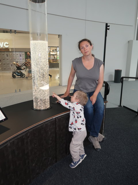 Nils und Sabine im Tiedekeskus Heureka in Vantaa (5. Juni)