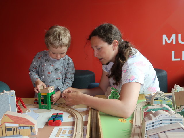 Nils und Sabine im Museo Leikki in Espoo (7. Juni)