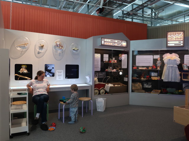 Sabine und Nils im Museo Leikki in Espoo (7. Juni)