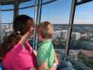 Sabine und Nils am Panoraama in Linnanm&auml;ki in Helsinki (3. Juni)