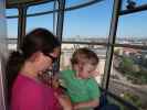 Sabine und Nils am Panoraama in Linnanm&auml;ki in Helsinki (3. Juni)